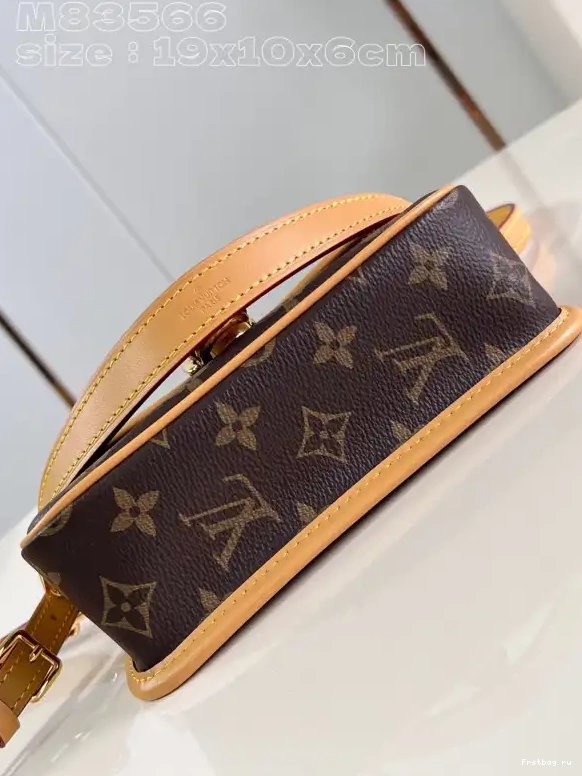 First bag ru Nano Diane-19*10.5*6 CM VUITTON LOUIS 0614